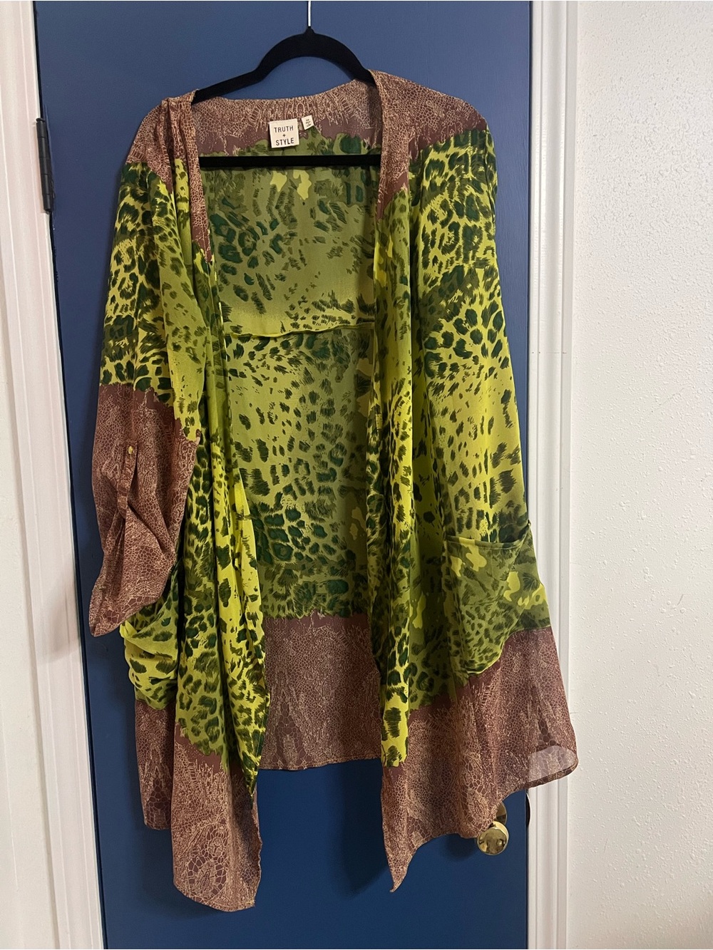 2X BUNDLE  Kimonos - Black, White Floral, AND Green leopard print - Picture 3 of 4
